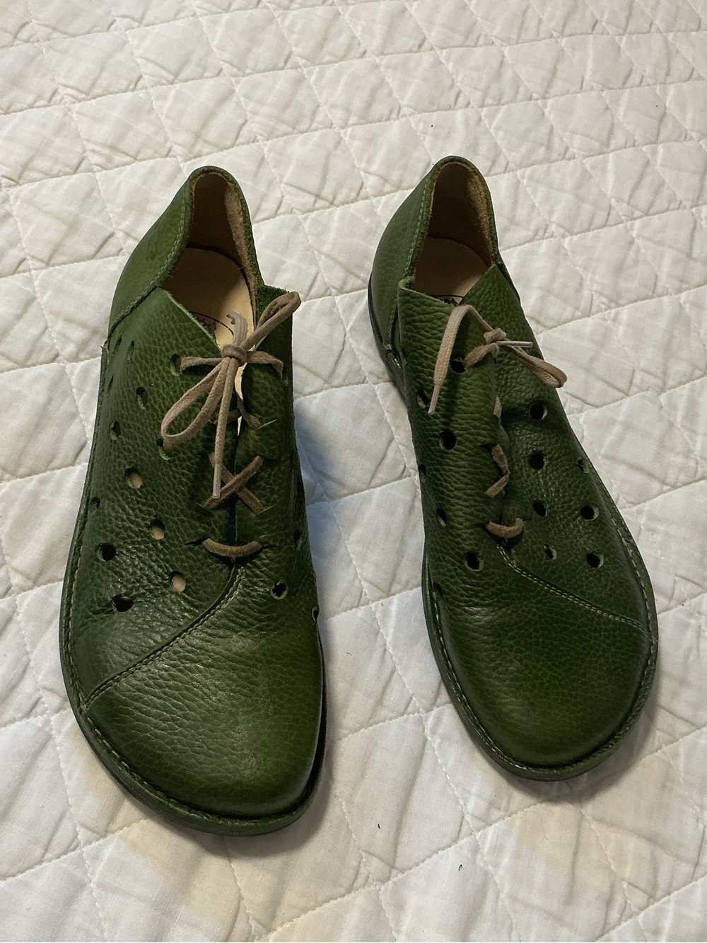 Loints of Holland green lace up pebbled leather shoes size 39